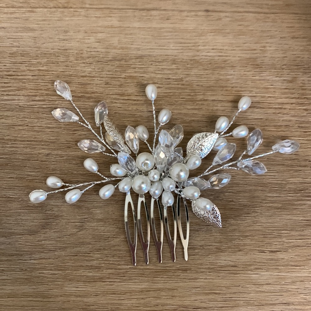 Beautiful Cubic Zirconia Hair Piece